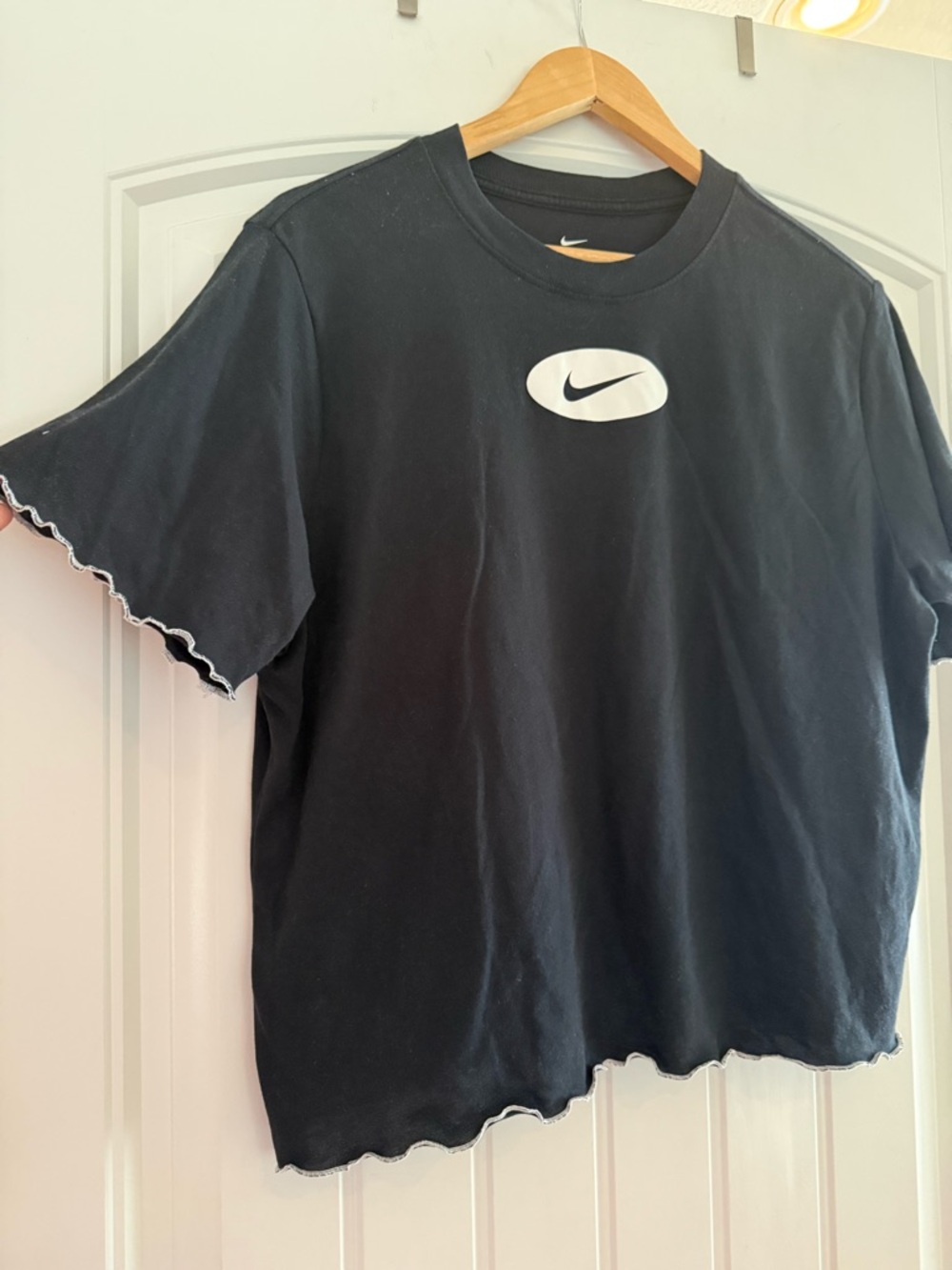The Perfect Tshirt Bundle! Nike Black Crewneck & Basic Taupe H&M Tshirt